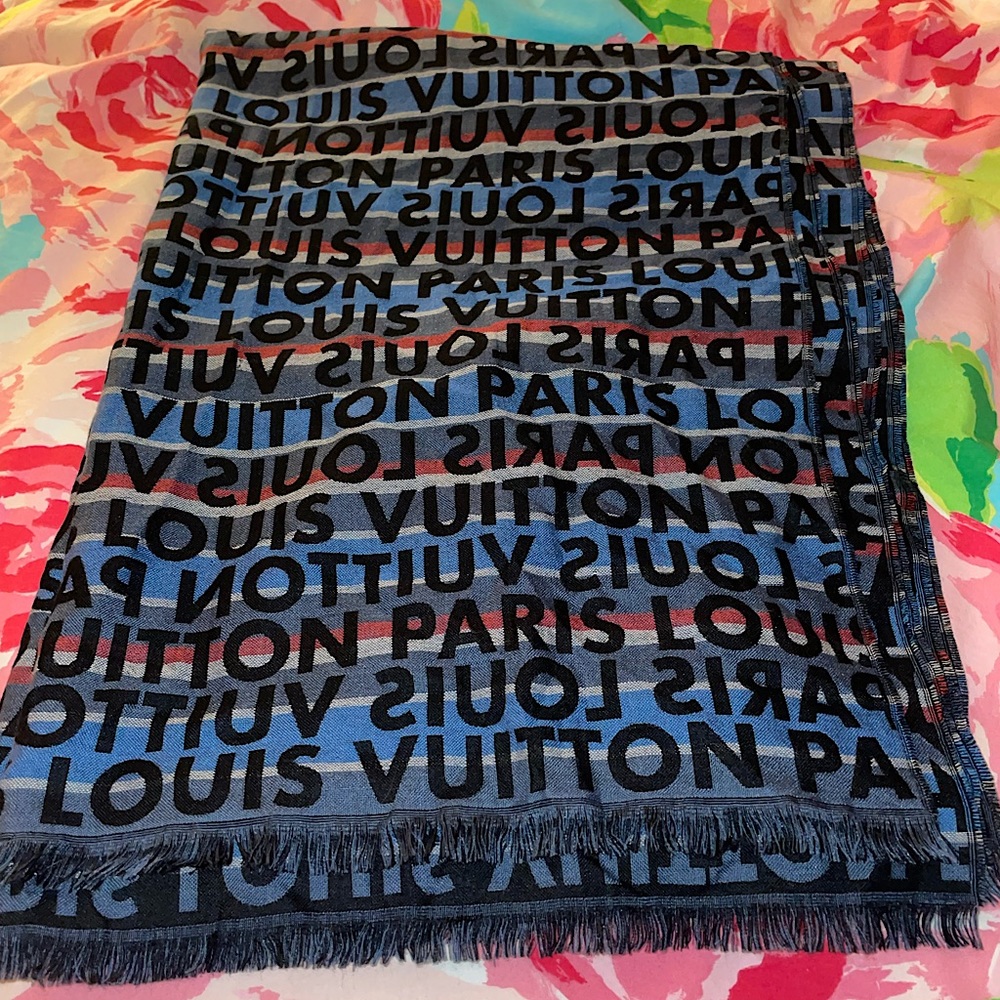 Louis Vuitton scarf